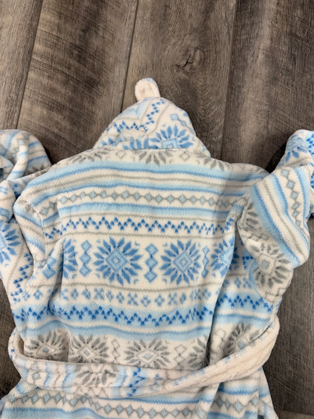 Chaos Blue/White Fuzzy Robe‎ - Picture 10 of 11